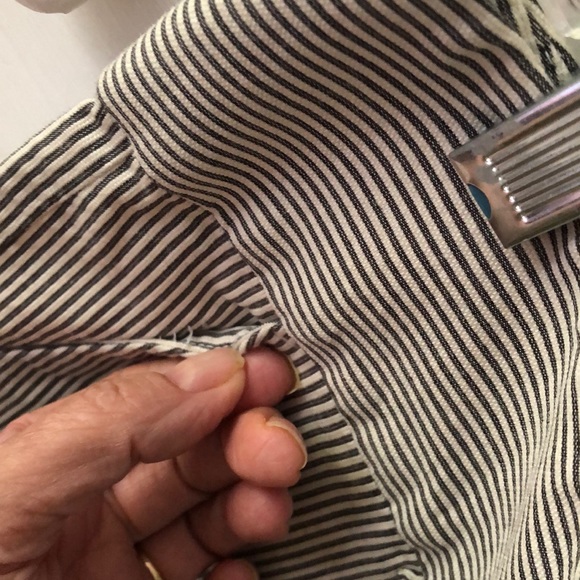 Ann Taylor Ladies size 8 striped cotton capri’s - Picture 6 of 16